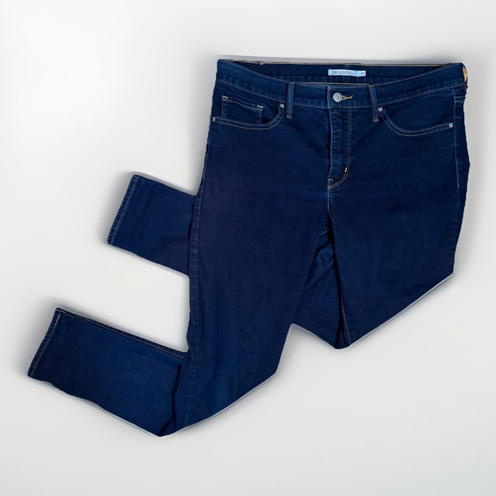 Levi's 311 Shaping Skinny Jeans - Size 32